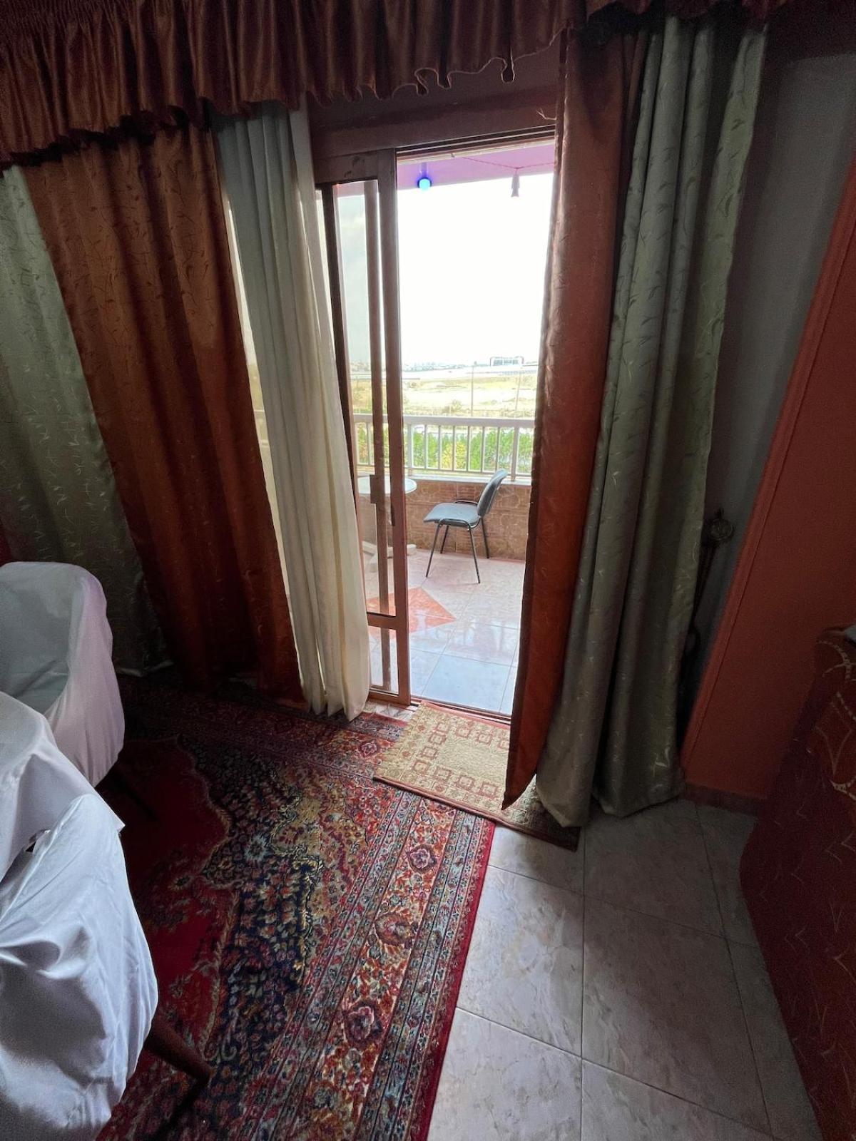 Spacious Apartment - Heliopolis 10Min From Airport Кайро Екстериор снимка